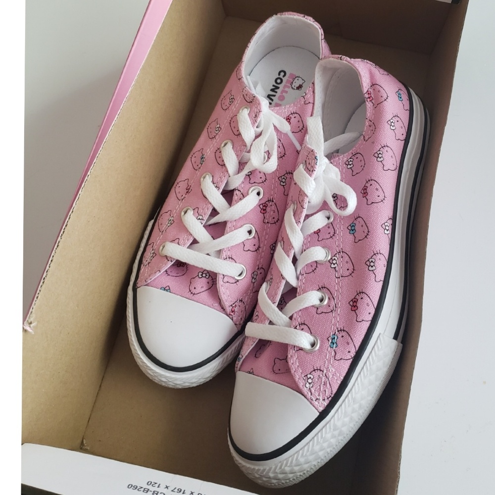 CONVERSE x HELLO KITTY Sneakers Shoes NEW - Picture 2 of 8